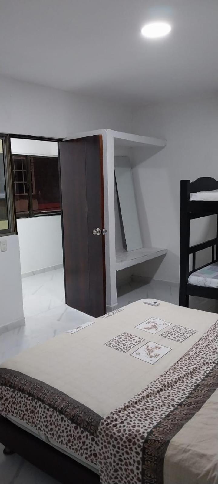 Cartagena La Medellin Hostal מראה חיצוני תמונה
